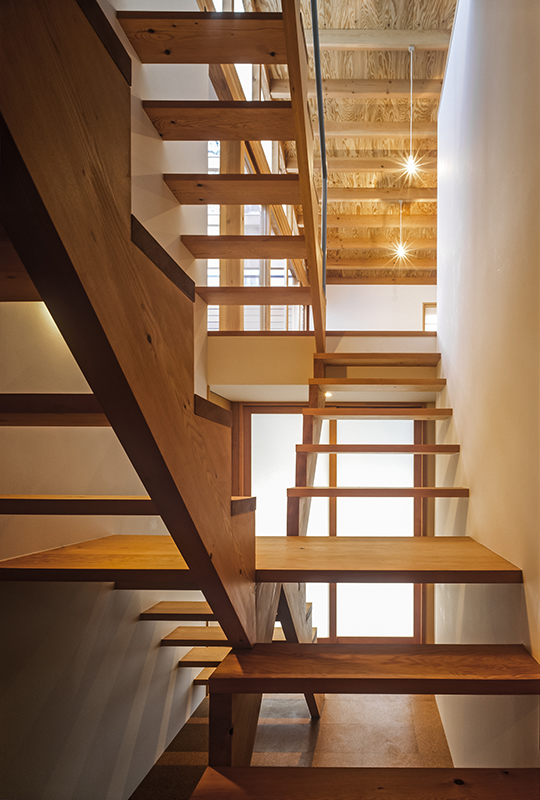 ﾑｷﾞｶﾗｲｴ 階段 木の家